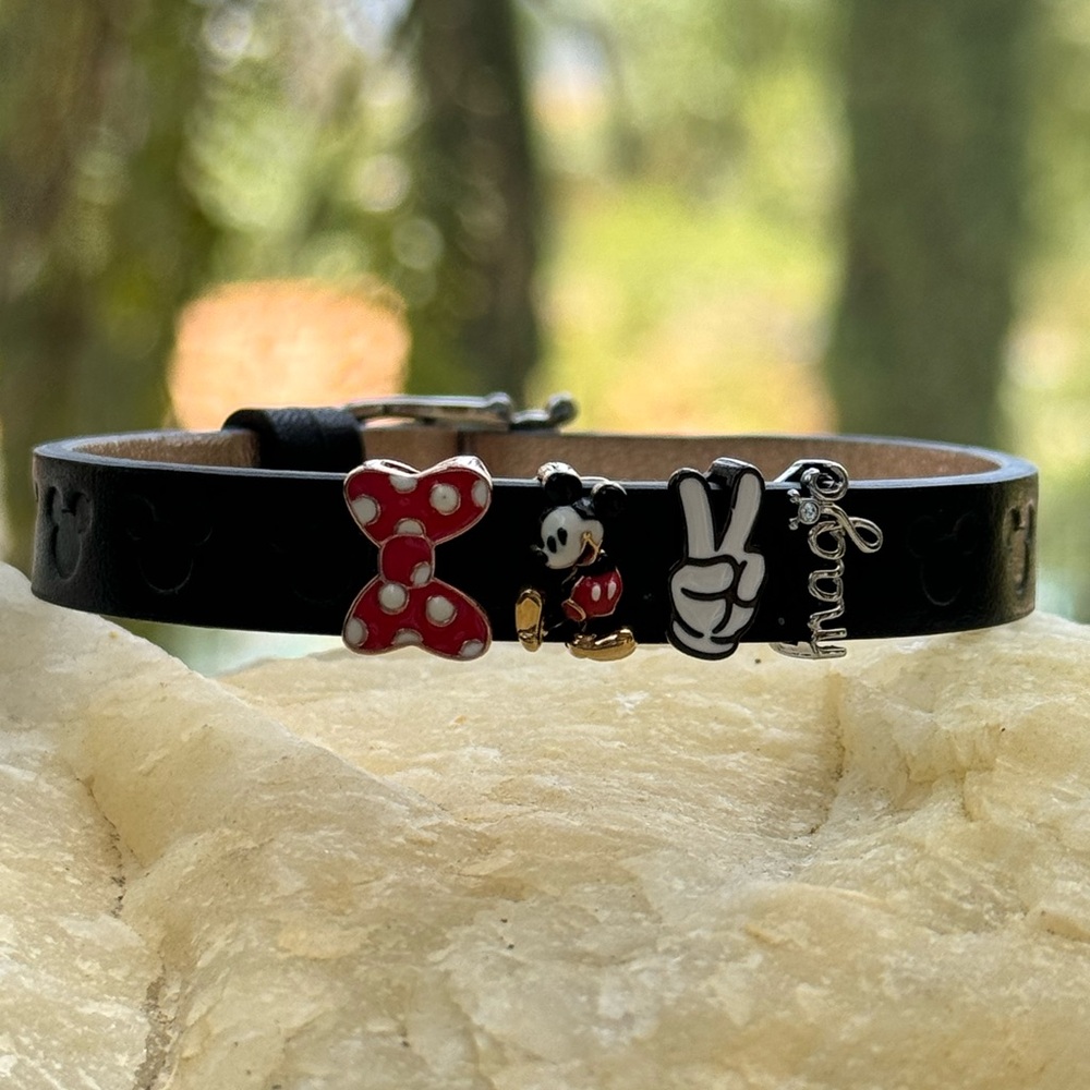 Disney IF YOU CAN DREAM IT, YOU CAN DO IT Bracelet w/embossed Mickey